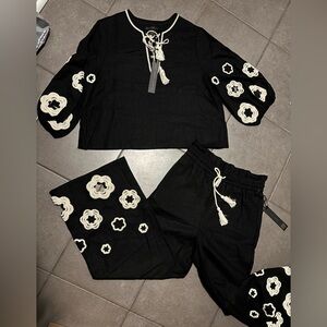 NWT💥2 piece stylish pants and top set, small, black embroidered,
